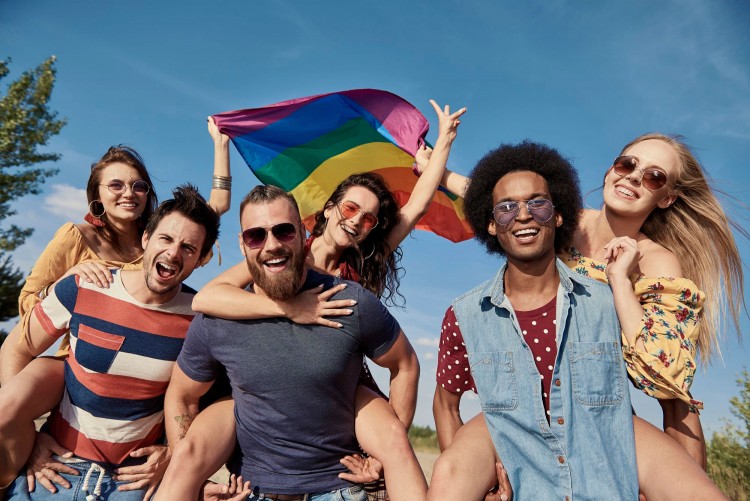 Faire des rencontres sérieuses LGBT+ : applis mobiles et sites de rencontres